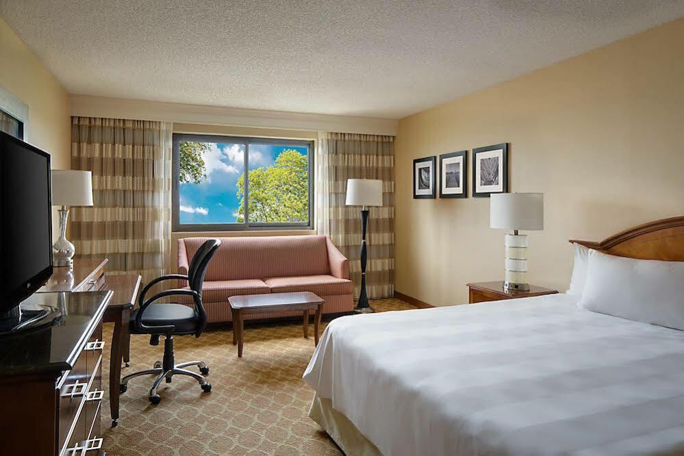 Madison Marriott West Hotel Middleton Exterior photo
